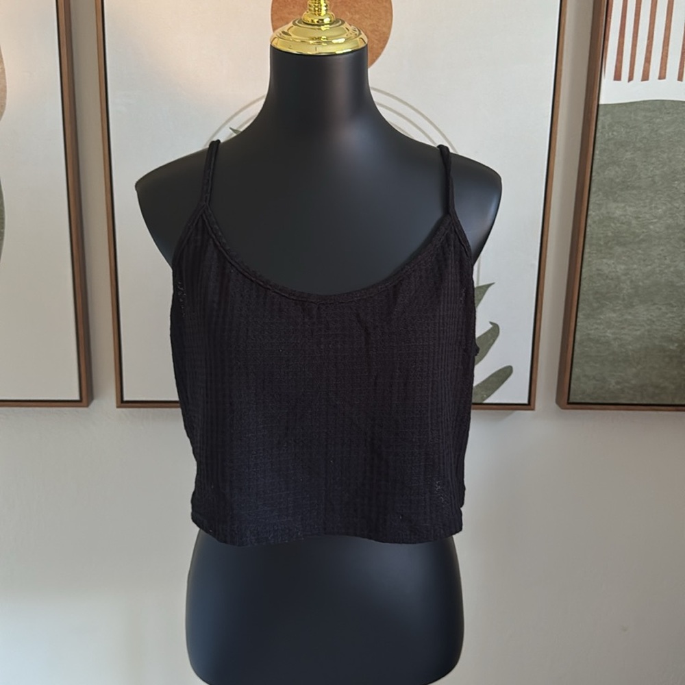 ✨ Black Fitted Crop Camisole